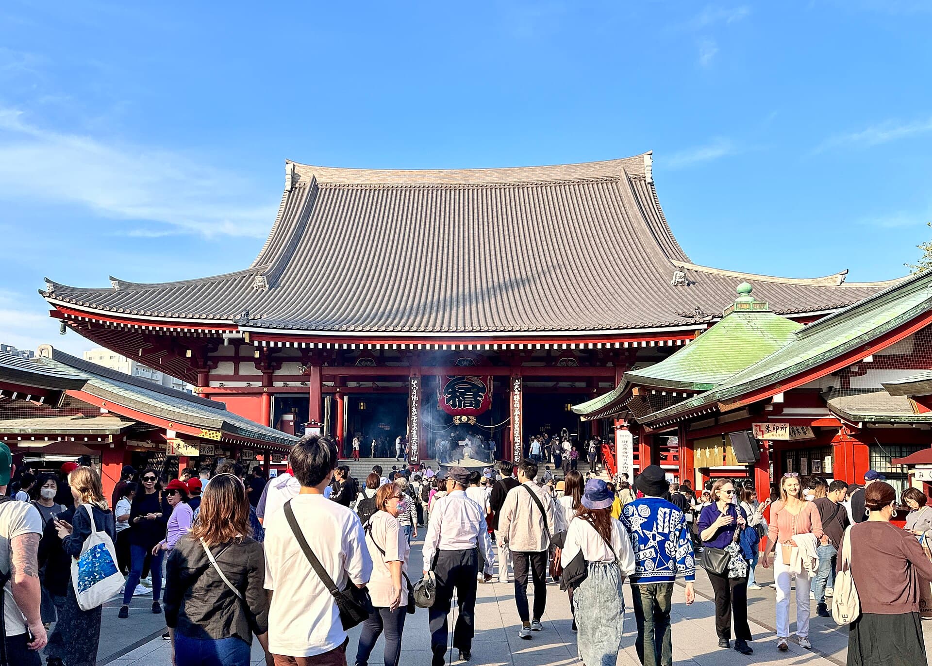 El templo Sensō-ji y su pagoda de cinco pisos en Asakusa, Tokio