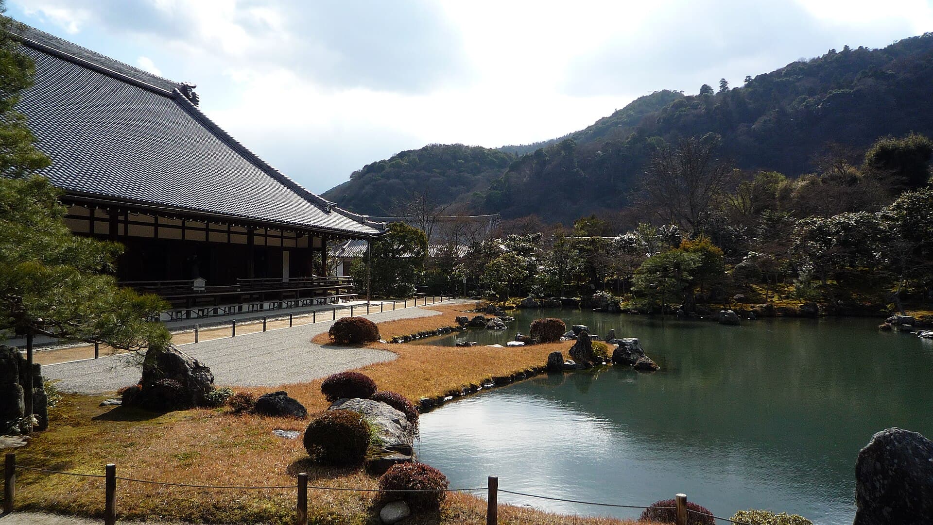 El jardín Sōgenchi del templo Tenryū-ji en Arashiyama, Kioto